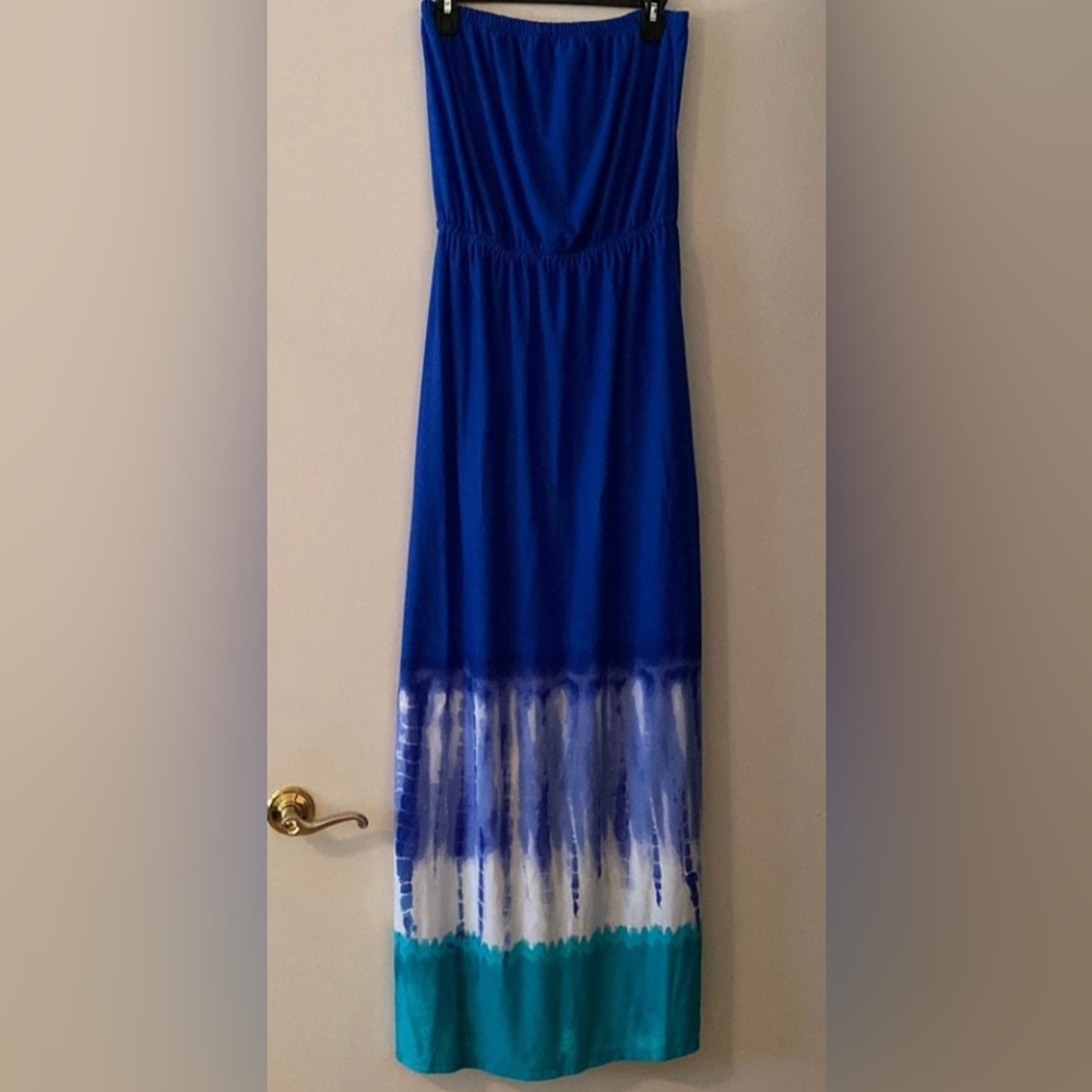 Long Flowy Dresss
